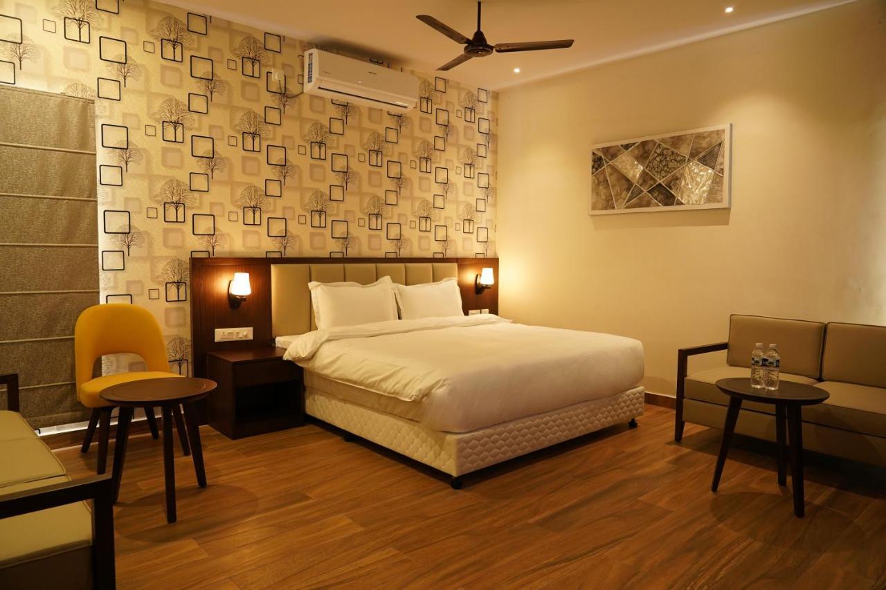 Hotel D Dev Vijayawada Ngoại thất bức ảnh
